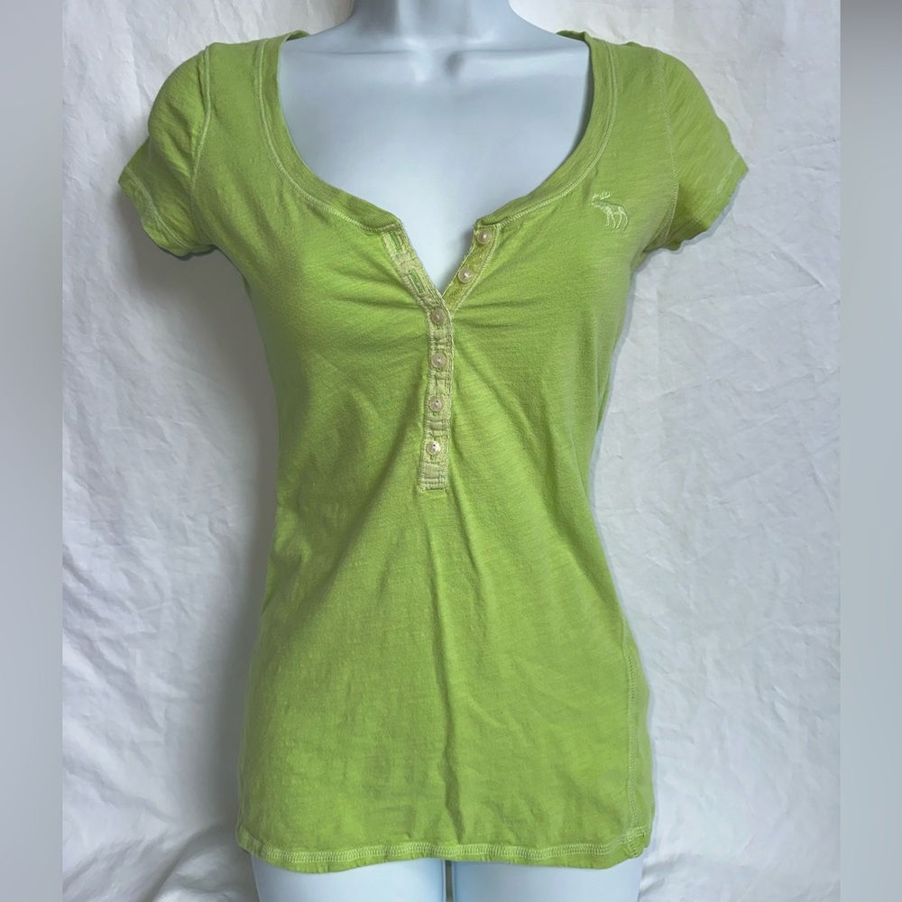 SOLD Abercrombie henley